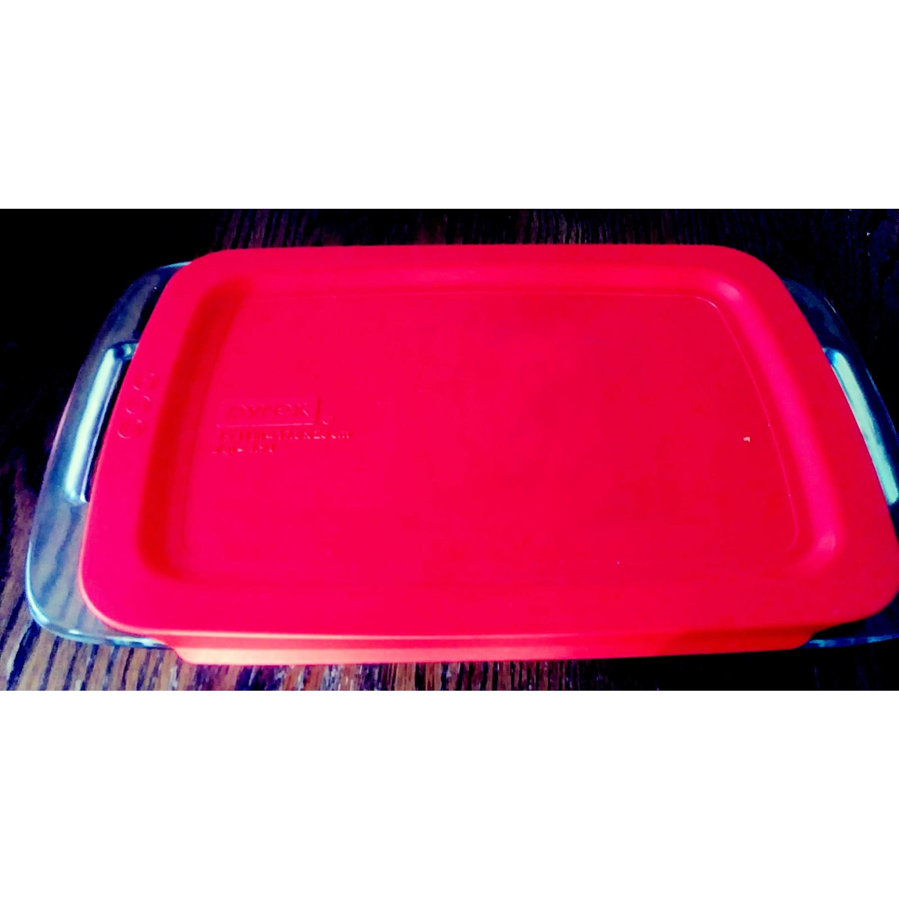 https://630laser.com/cdn/shop/products/personalized-baking-pan-wedding-gift-anniversary-custom-casserole-dish-pyrex-dishes-christmas-glass-bakeware-630laser-red-pink-magenta_648.jpg?v=1580415494&width=1946